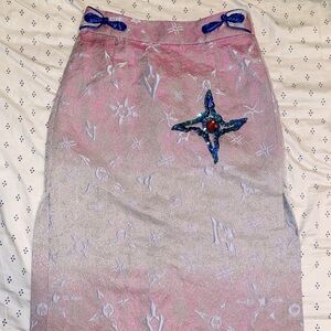pink & silver skirt from Mukzin is a Chinese cheongsam styled design, size Small